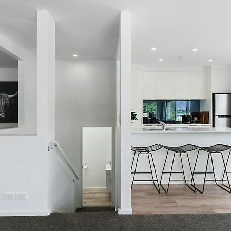 Central Queenstown Luxury Exterior photo